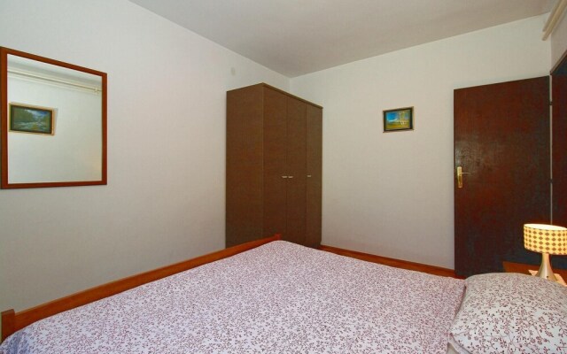 Awesome Apartment in Porec With 2 Bedrooms