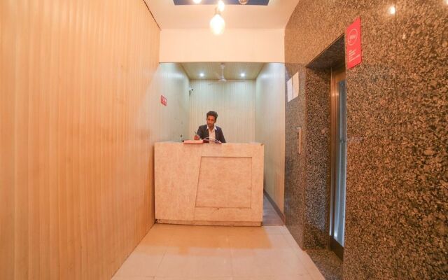 Collection O 30076 Main Chhatarpur Road Asola