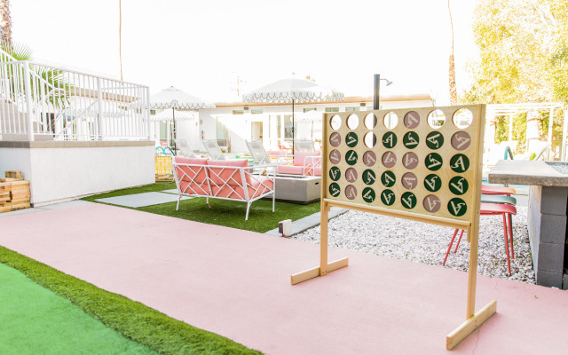 The Wesley by AvantStay – Mid-Century Modern Oasis with Pool