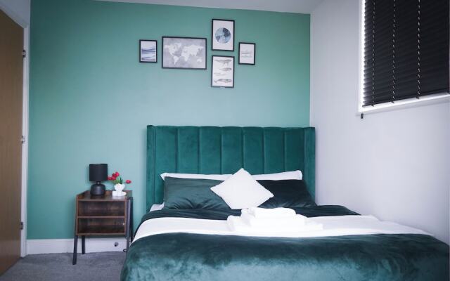 40percent off Monthly /2 Bedroom apt / City Centre