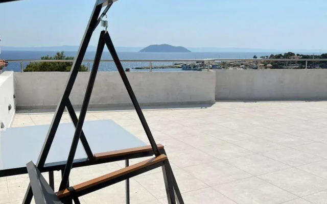 Wide Blue Luxury Suites