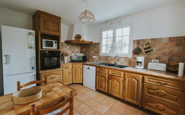 House With 3 Bedrooms in Saint-pierre-de-vassols, With Private Pool, E