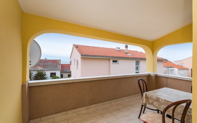 Nice Apartment Silvia 4 for 3 Persons