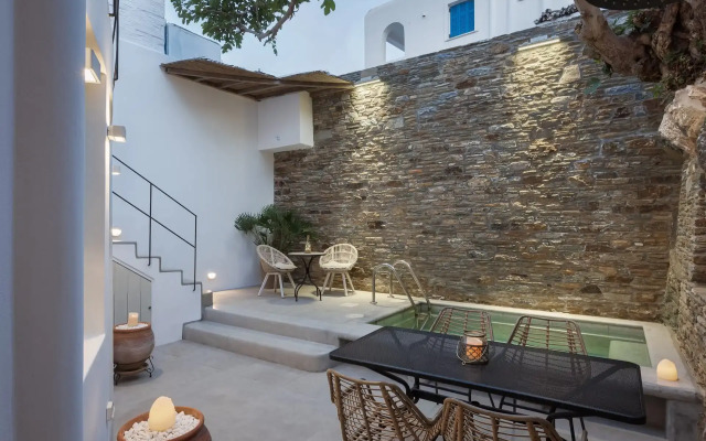 Porto Sereno Andros Suites