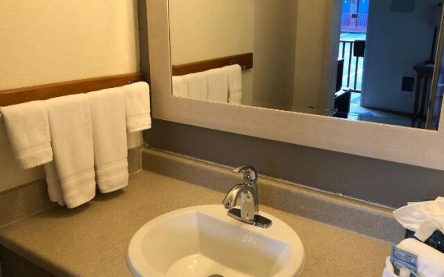 Surf & Sand Inn