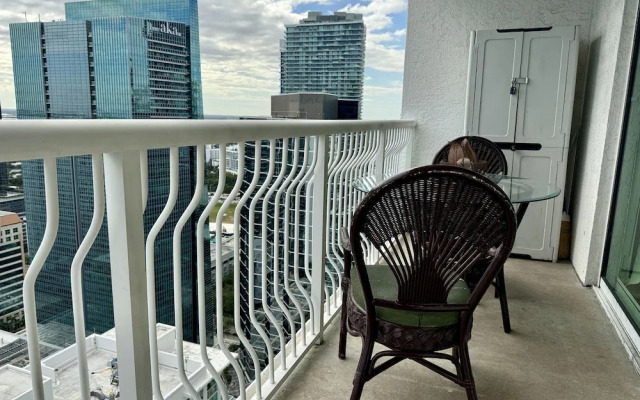 Miami Brickell unit Balcony Pool 1 pkg