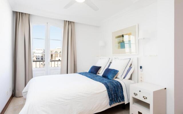 Rooms & Suites Balcony 3D