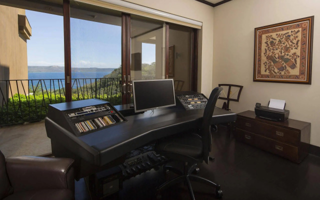 Papagayo Luxury