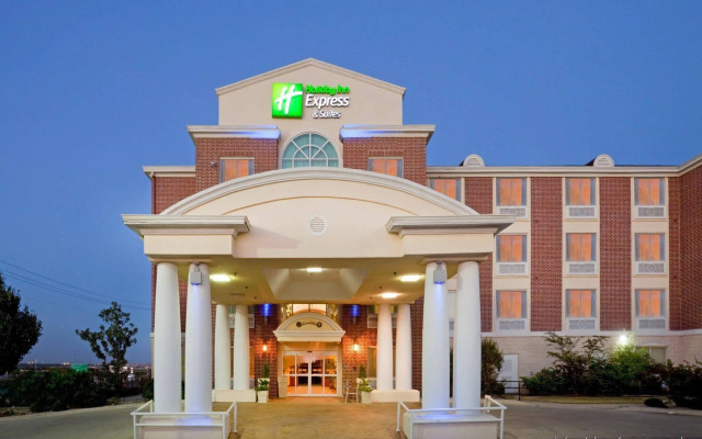 Holiday Inn Express & Suites Lake Worth by IHG