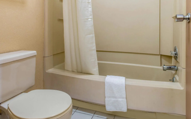 Quality Inn Columbus - East