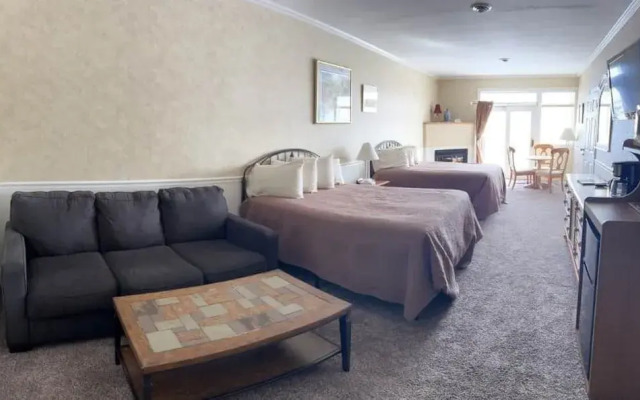 Pier Plaza Lodging