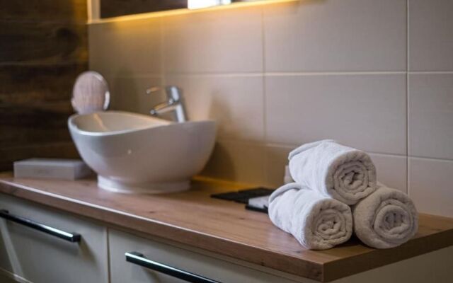 Kistücsök Food & Room