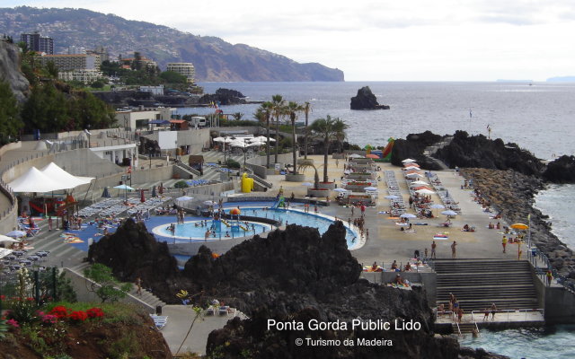 Premium Quiet Apt, Funchal Seafront | Oceanbreeze