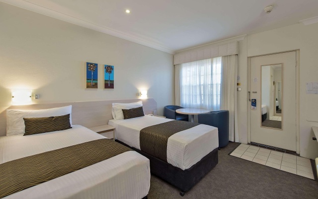 Comfort Inn All Seasons – Guest Rooms – Ballina