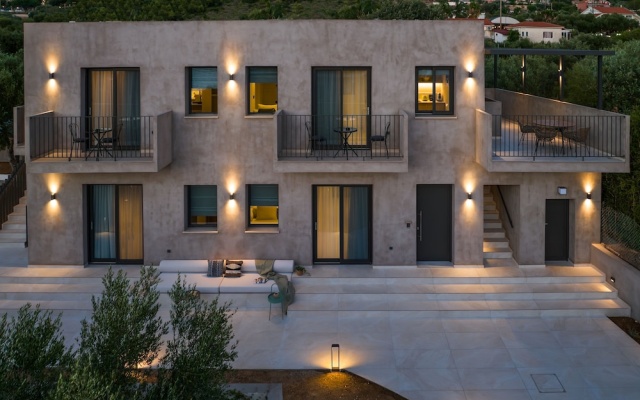 Topos Suites