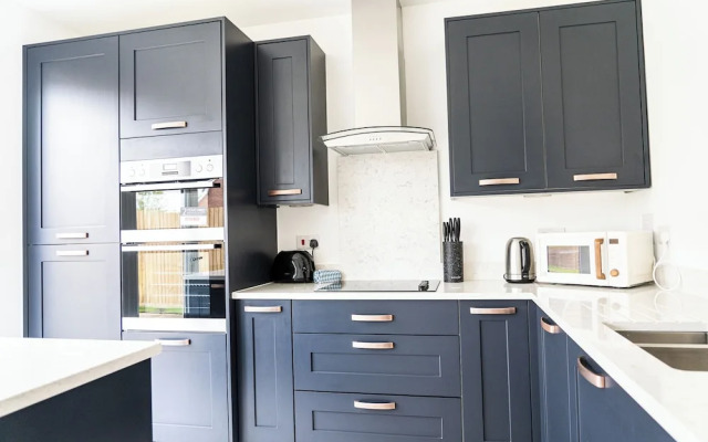 3 Bedroom 3.5 Bathroom House Chichester