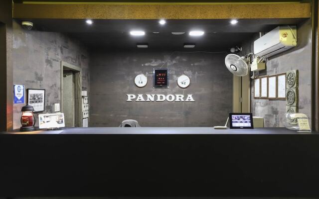 Hotel Pandora
