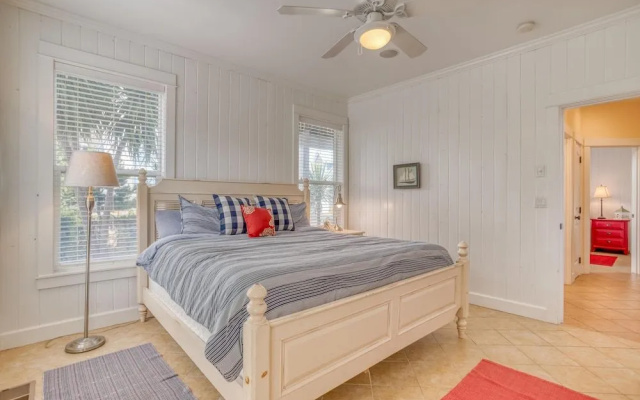 Baywood Shores Bed & Breakfast
