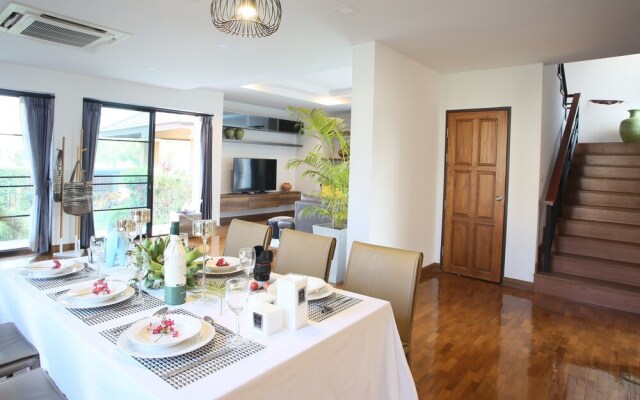 Moin 1617 Poolside Villa