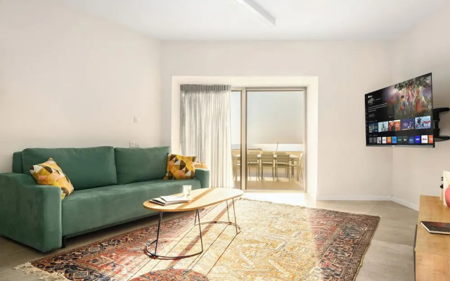 Netanya Beach Pool Studio by Sea N' Rent