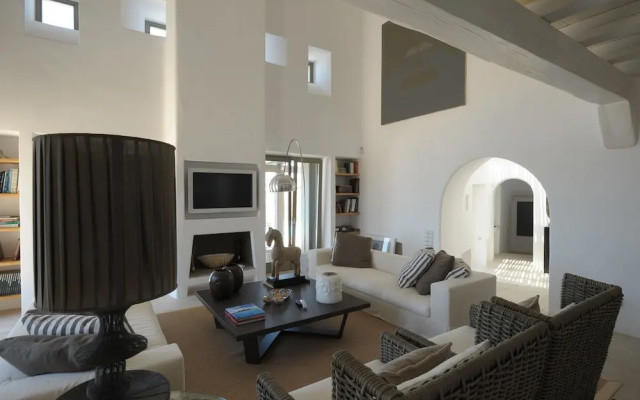 Etoile in Tourlos With 7 Bedrooms and 9 Bathrooms