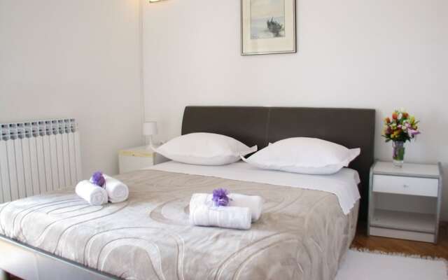 Alluring Holiday Home in Makarska With Garden