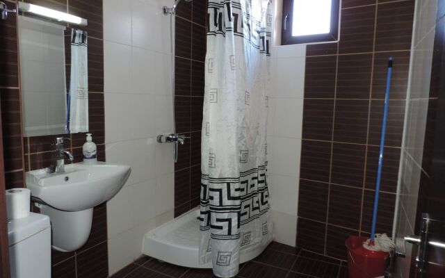 Gondola Apartments & Suites
