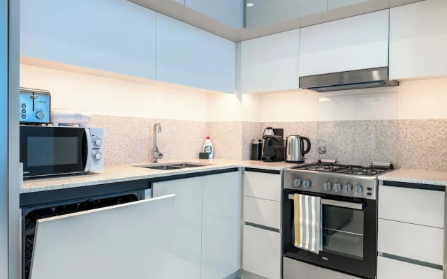 High floor Panoramic 2BR & Private Beach