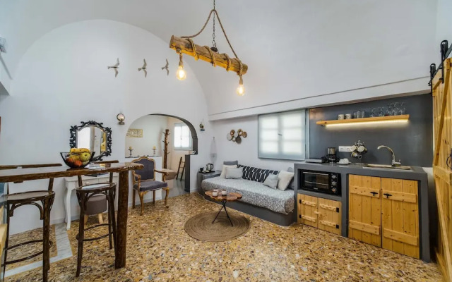 Asera Suites Near Kamari Beach