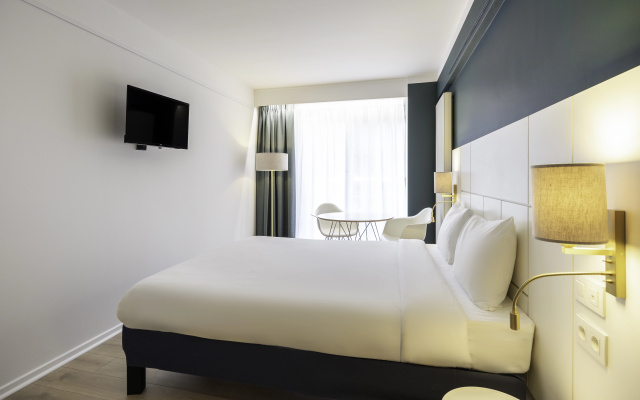 Louise Hotel - Image 4