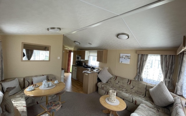 Lovely 2 Bed Chalet in Clacton-on-sea