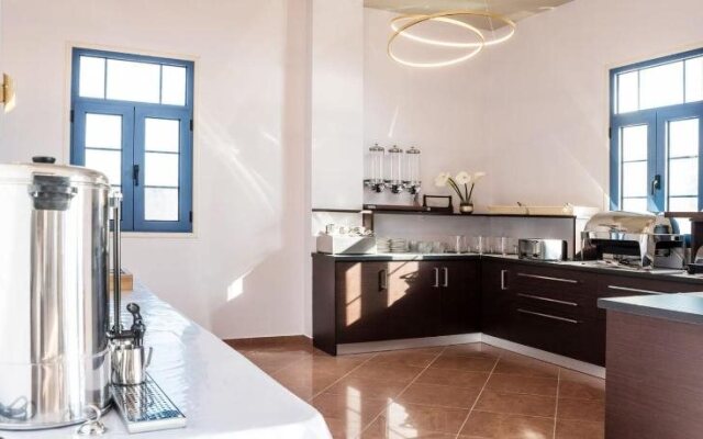 Anesis Hotel