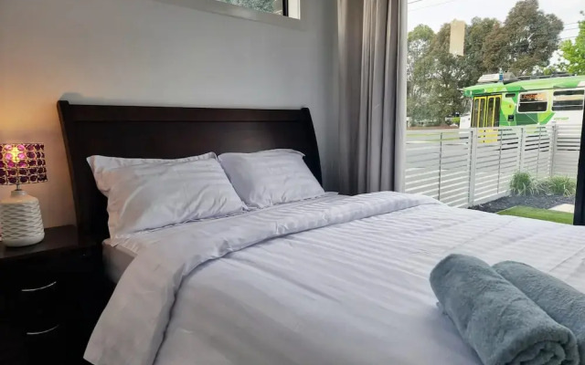 Rosie Townhouse at Gordon - Prime Location