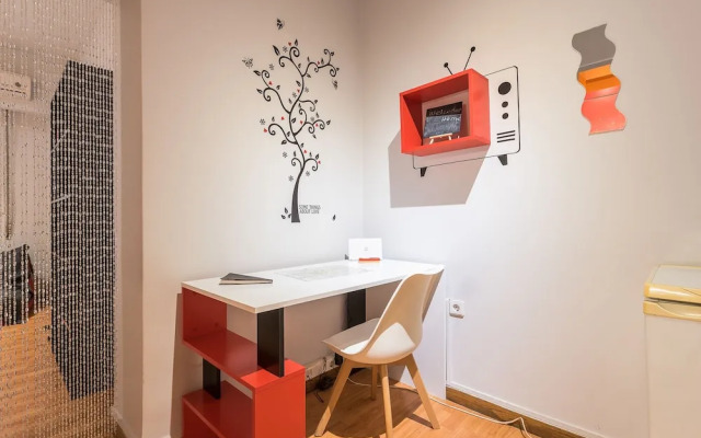 Cozy Athenian Apartment by Cloudkeys