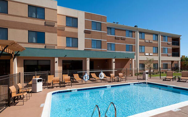 Courtyard by Marriott Alexandria