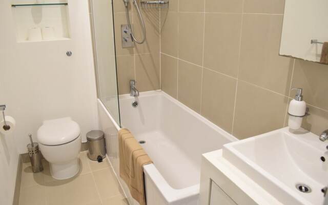 1BR - Notting Hill/Westbourne Park - FF - RGB 82545