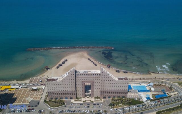 Spacious Sea View Apartment