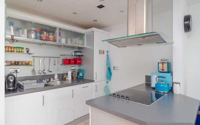 Oyster Wharf Suites