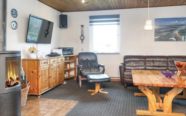 10 Person Holiday Home in Harboore