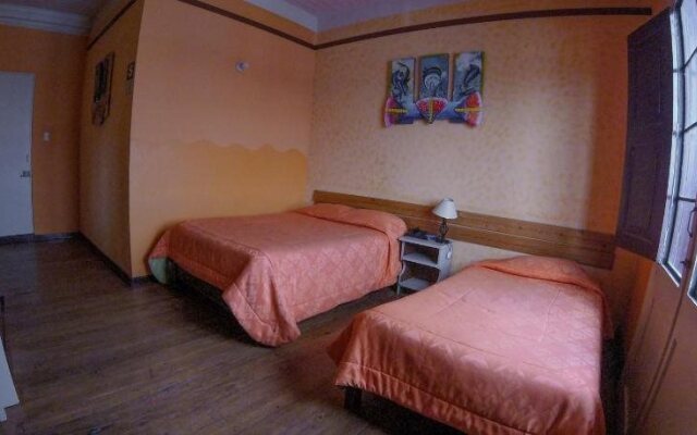 Los Balcones De Moral Y Santa Catalina Hostal