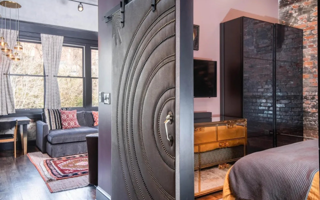 80 LEX 201 Exquisite Downtown Lodging