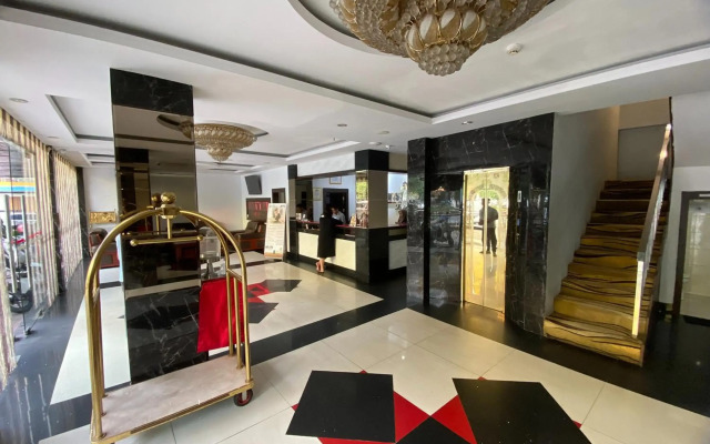 RedDoorz Premium near Grand Batam Mall