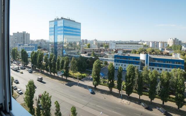 Атлант на Ленинском 124А