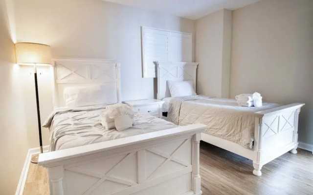 Sands Beach Club 1027
