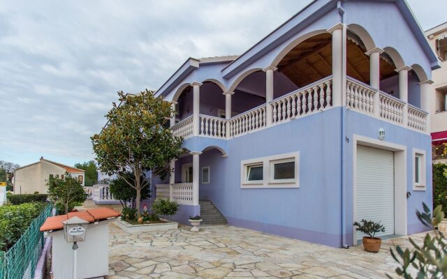 Apartments and Rooms Slavica