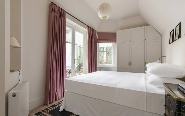 Tite Street IX by Onefinestay