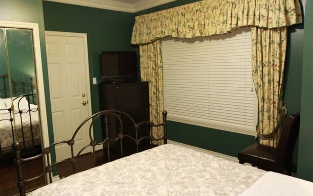 Camilla House Bed & Breakfast