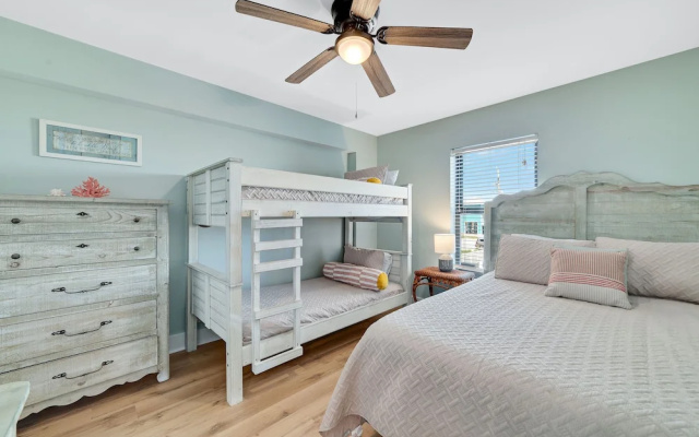 Boardwalk Condos by Hosteeva