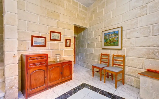 Traditional Maltese Townhouse, Roof Terrace and Views