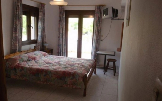 Alekos Rooms and Apartments